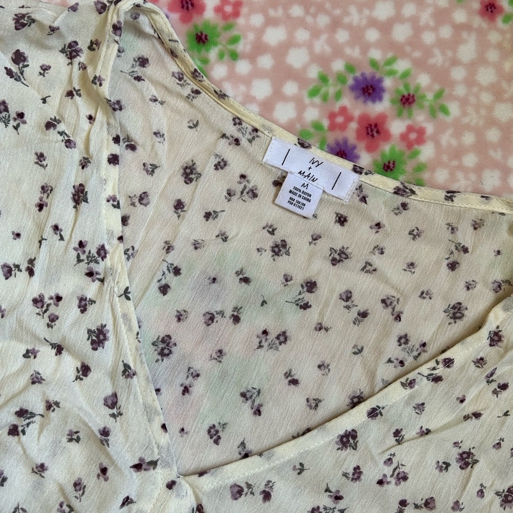 Cute cropped blouse
